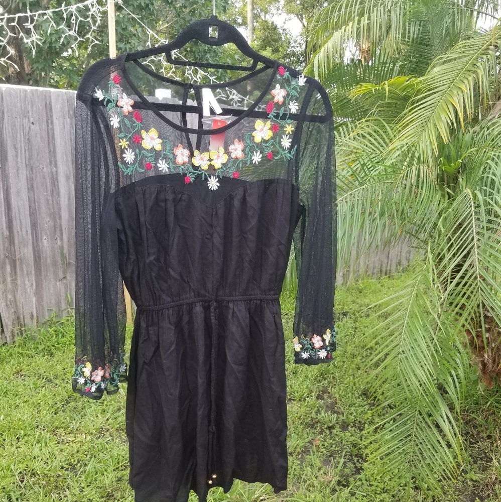 Dress 🎁 - Picture 1 of 7